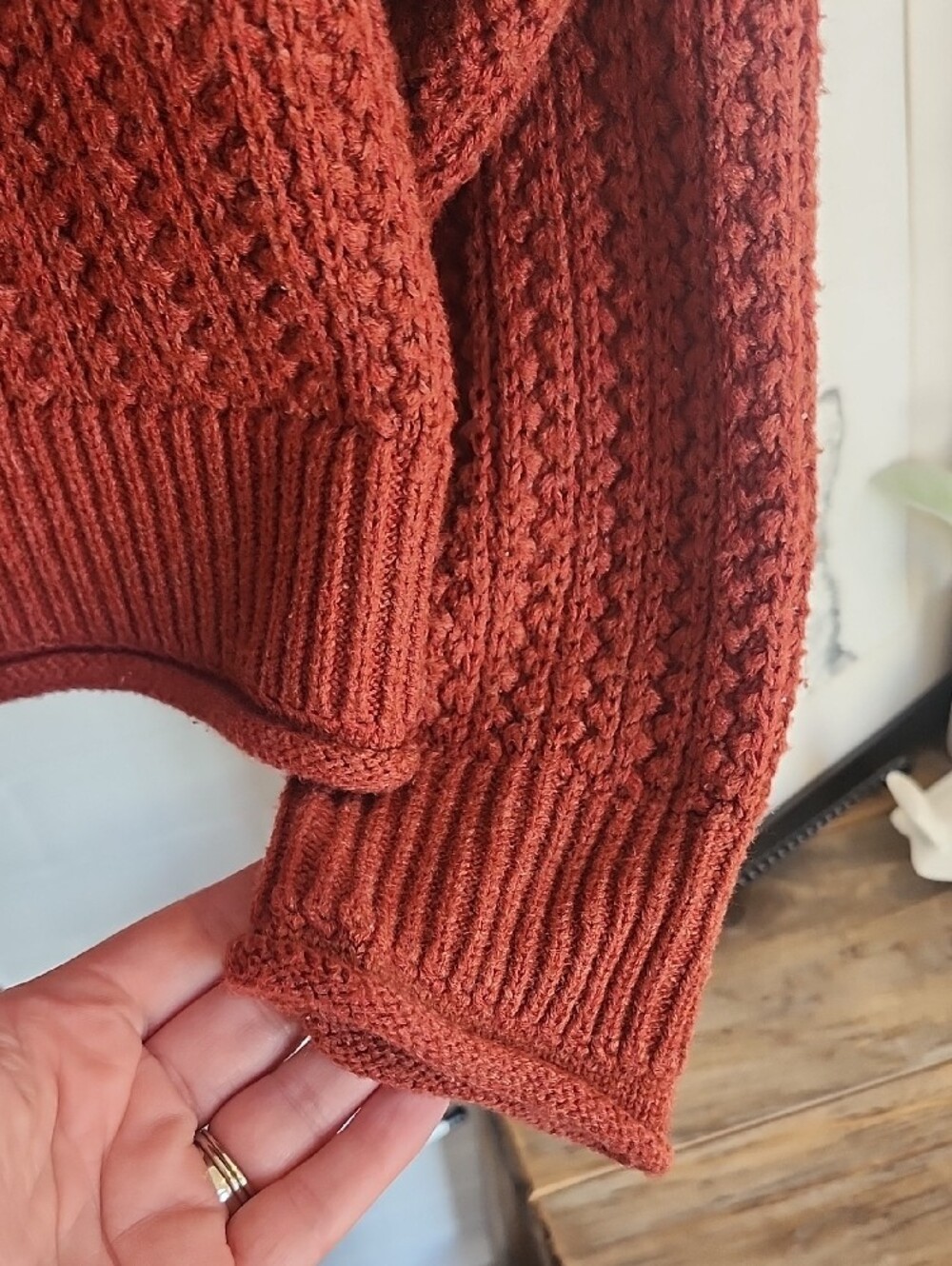 Universal Sweater, Large - Picture 3 of 7